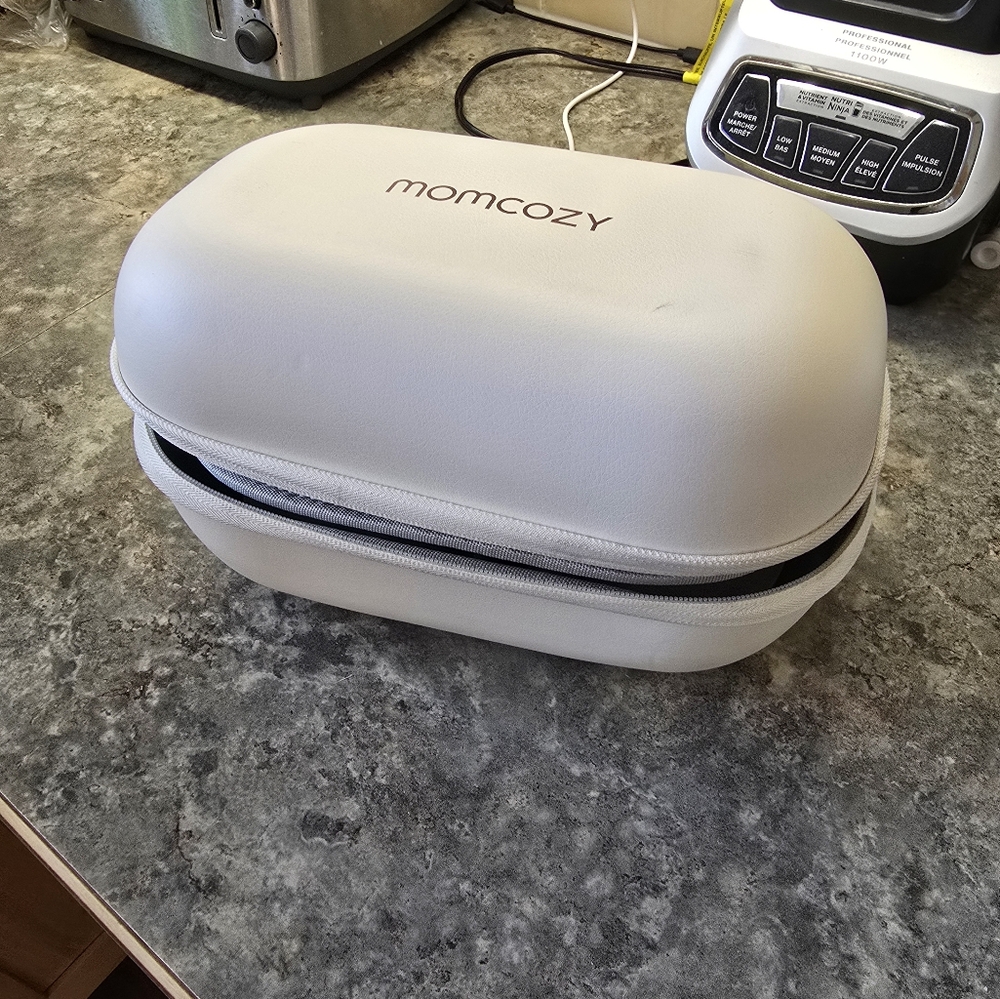 Momcozy m5 wearable